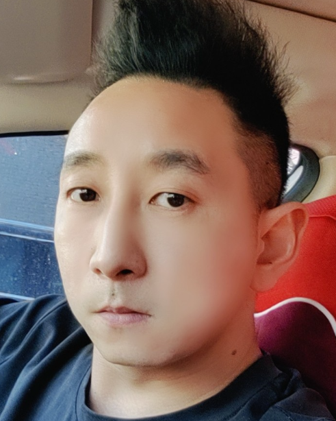 谯佳